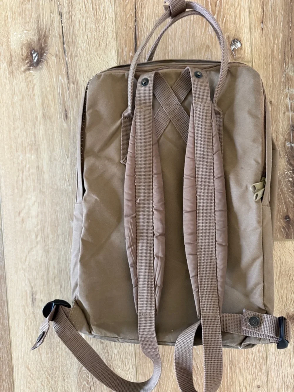 Fjallraven Kanken | Backpack in Brown with Red Logo